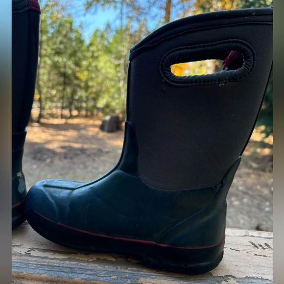 BOGS Unisex-Child Classic High Waterproof Insulated Rubber Neoprene Rain Boots - Picture 7 of 10